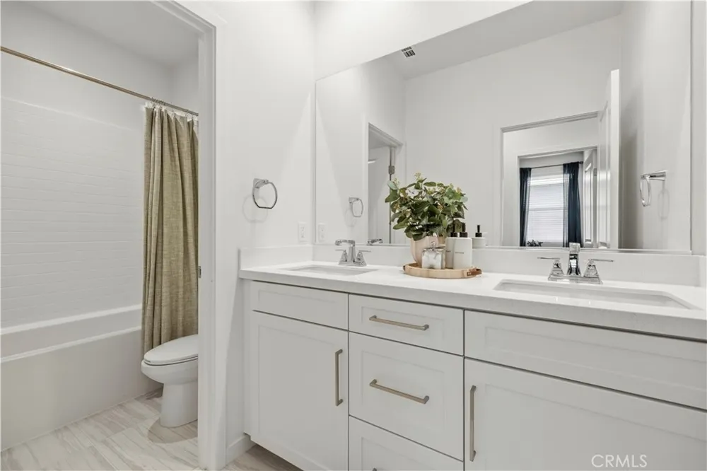 18135 Tableau Way Saugus, CA 91350