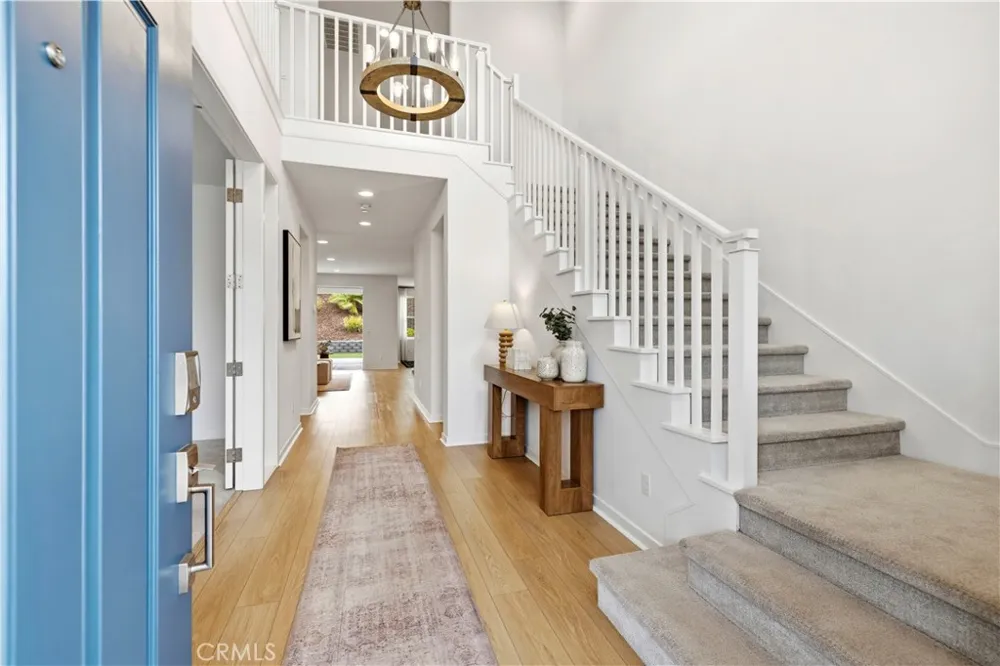 18135 Tableau Way Saugus, CA 91350
