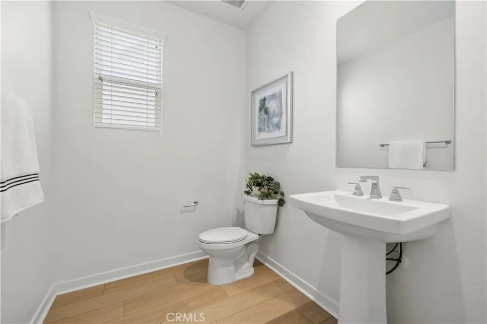 18135 Tableau Way Saugus, CA 91350