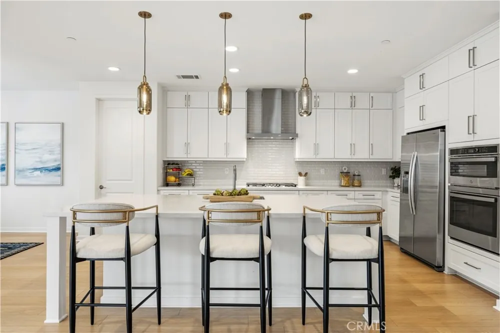 18135 Tableau Way Saugus, CA 91350