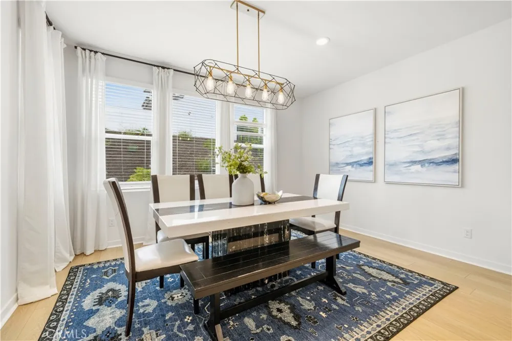 18135 Tableau Way Saugus, CA 91350