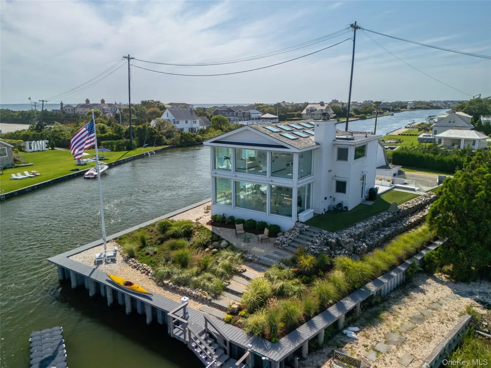 38 Beach Lane Quogue, NY 11959