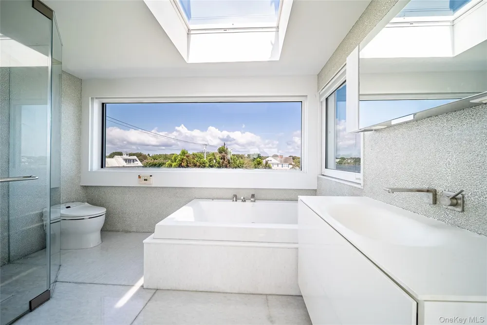 38 Beach Lane Quogue, NY 11959