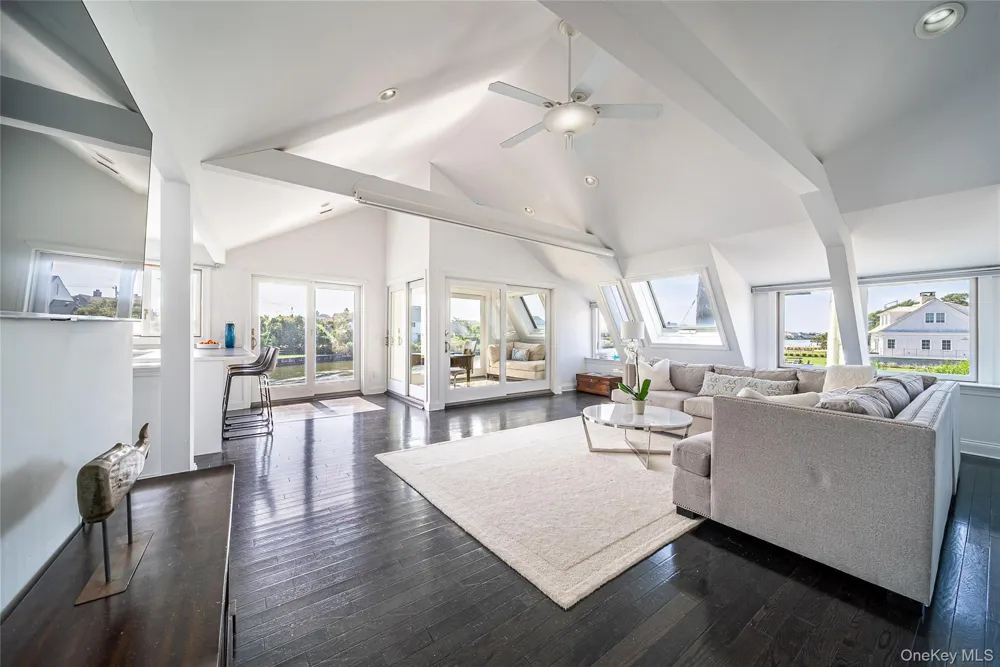 38 Beach Lane Quogue, NY 11959