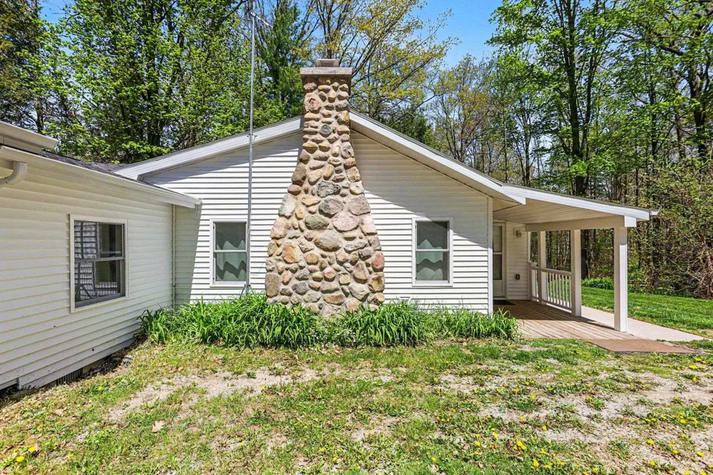 5950 Mark Drive Plainfield Township, MI 48739