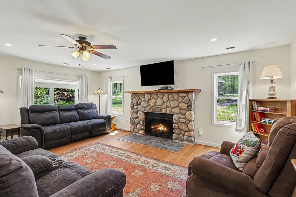 5950 Mark Drive Plainfield Township, MI 48739