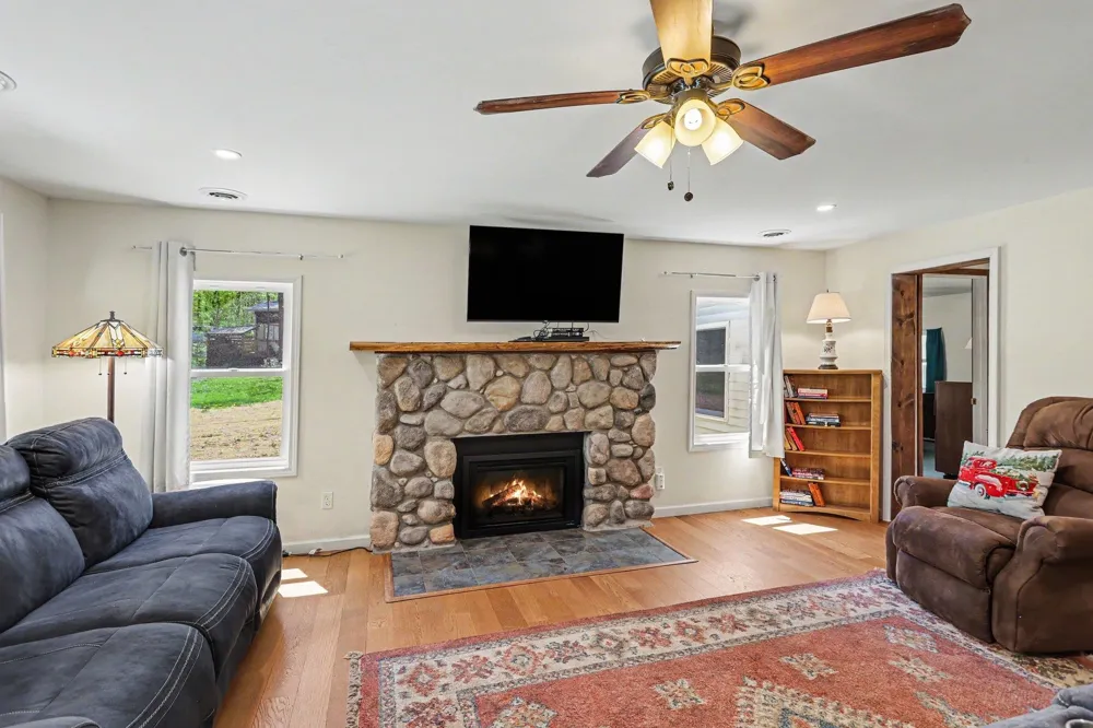 5950 Mark Drive Plainfield Township, MI 48739