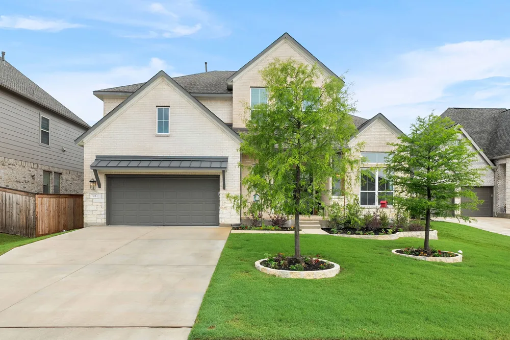 515 Watershield Cove