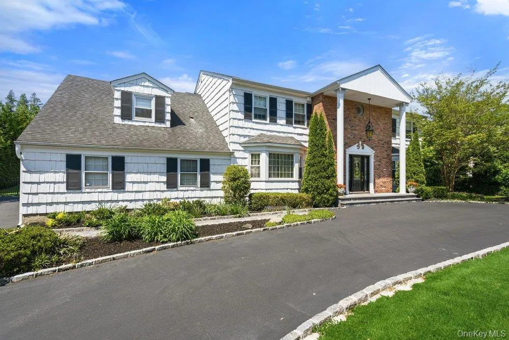 119 Plainview Road Woodbury, NY 11797