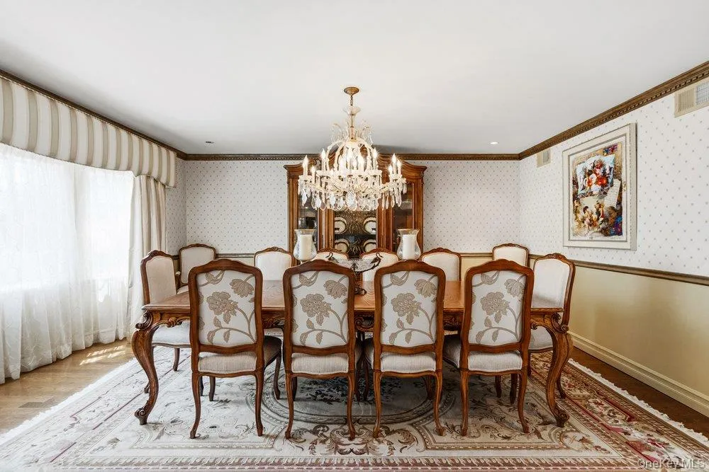 119 Plainview Road Woodbury, NY 11797