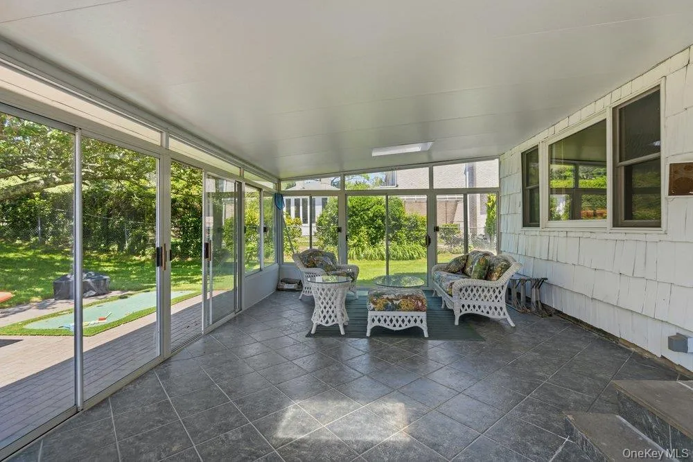 119 Plainview Road Woodbury, NY 11797