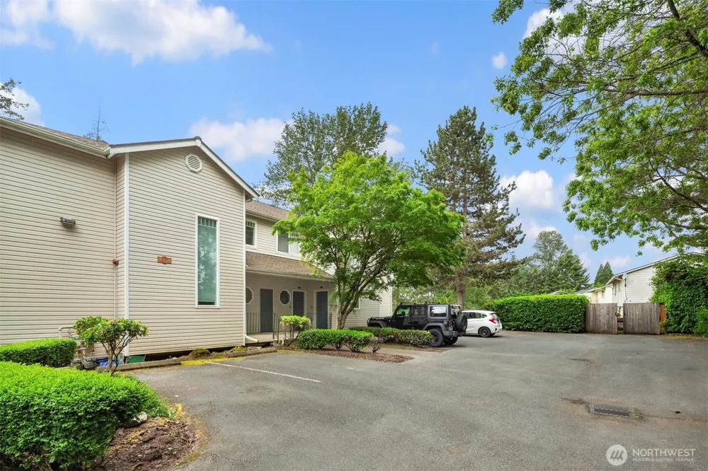 1006 37th Street SE #B Auburn, WA 98002