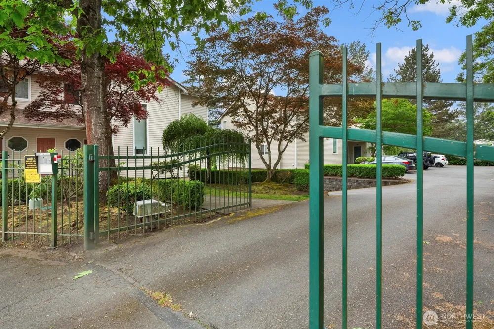 1006 37th Street SE #B Auburn, WA 98002