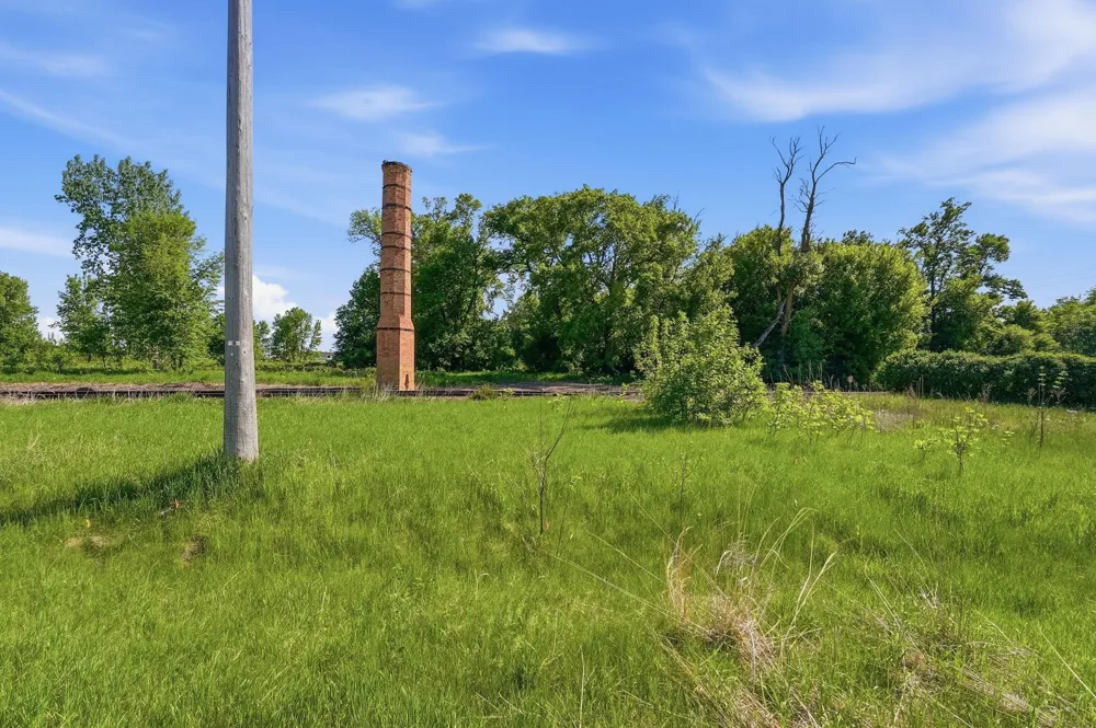 3077 Us-12 Willmar, MN 56201