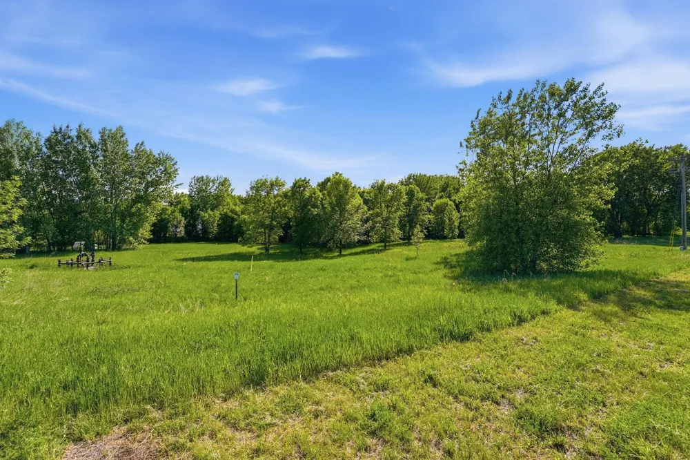 3077 Us-12 Willmar, MN 56201