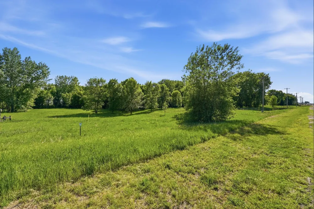 3077 Us-12 Willmar, MN 56201