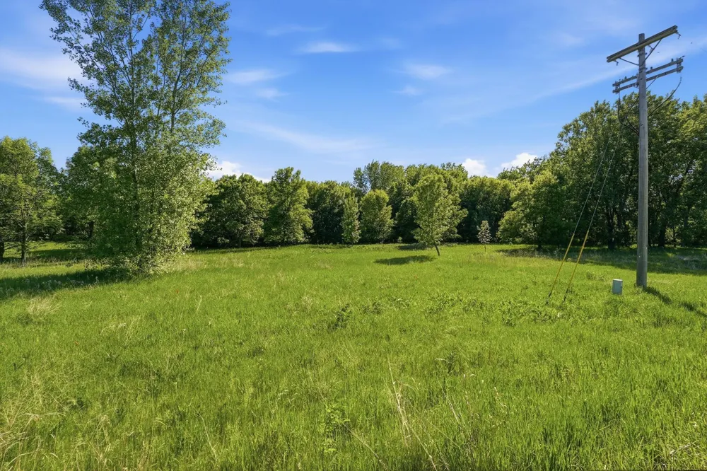 3077 Us-12 Willmar, MN 56201