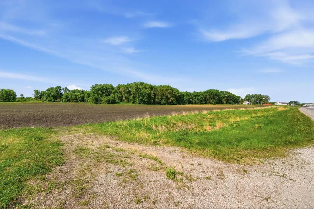 3077 Us-12 Willmar, MN 56201
