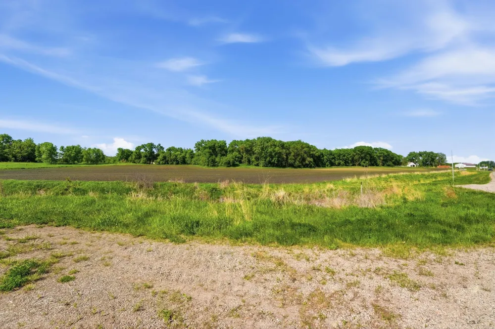 3077 Us-12 Willmar, MN 56201