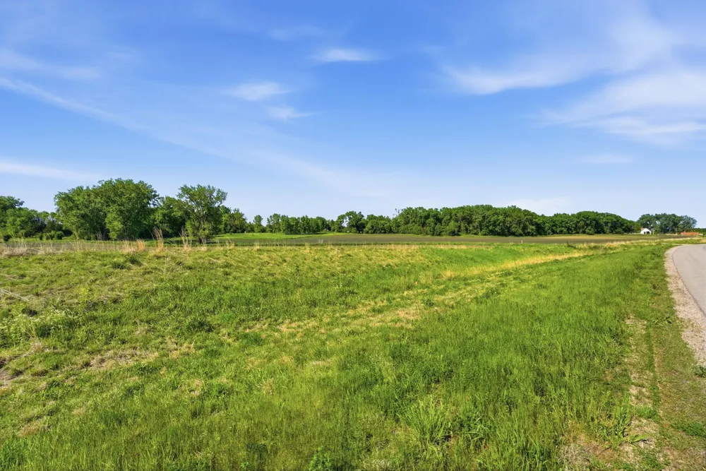 3077 Us-12 Willmar, MN 56201