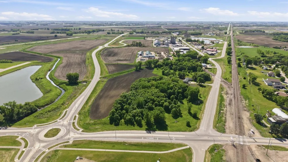 3077 Us-12 Willmar, MN 56201