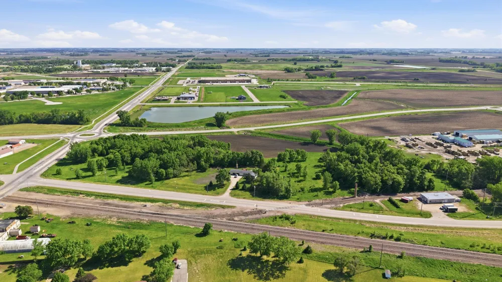 3077 Us-12 Willmar, MN 56201