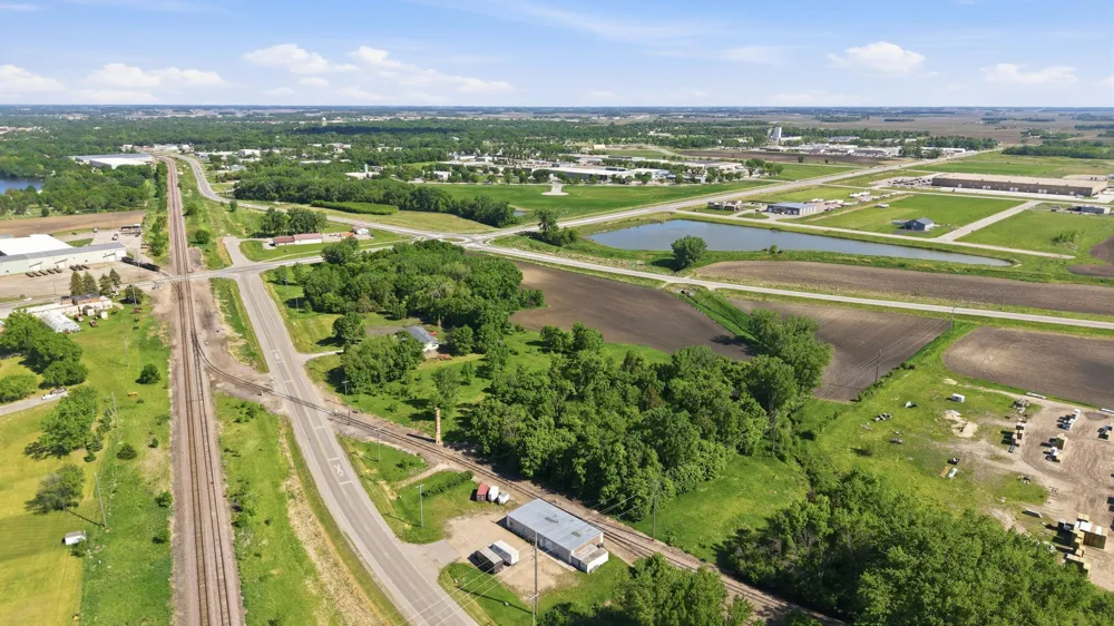 3077 Us-12 Willmar, MN 56201