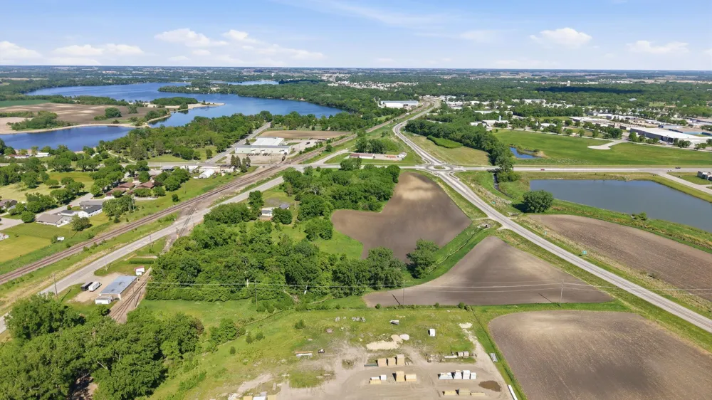 3077 Us-12 Willmar, MN 56201