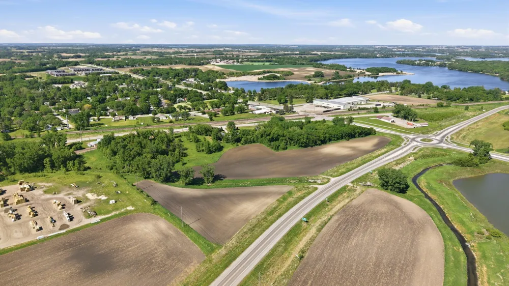 3077 Us-12 Willmar, MN 56201