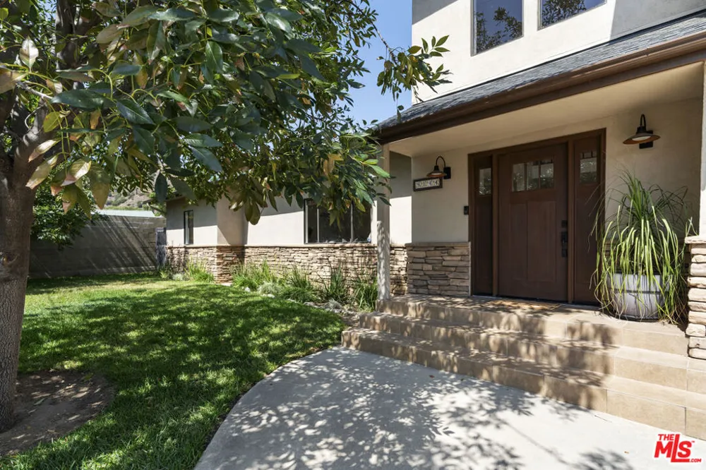 9144 Del Arroyo Drive Sun Valley, CA 91352