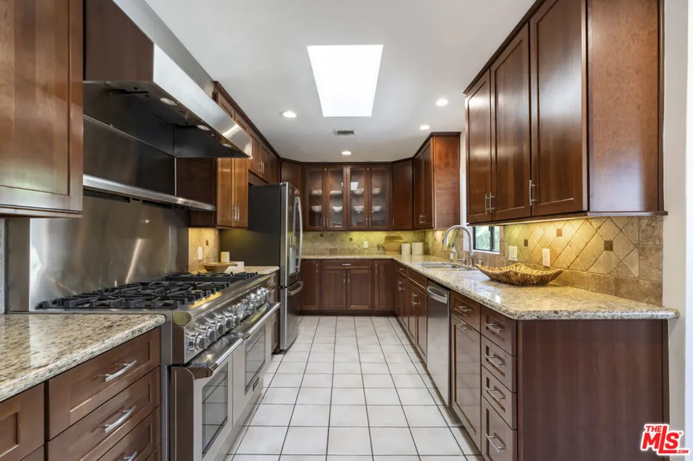 9144 Del Arroyo Drive Sun Valley, CA 91352