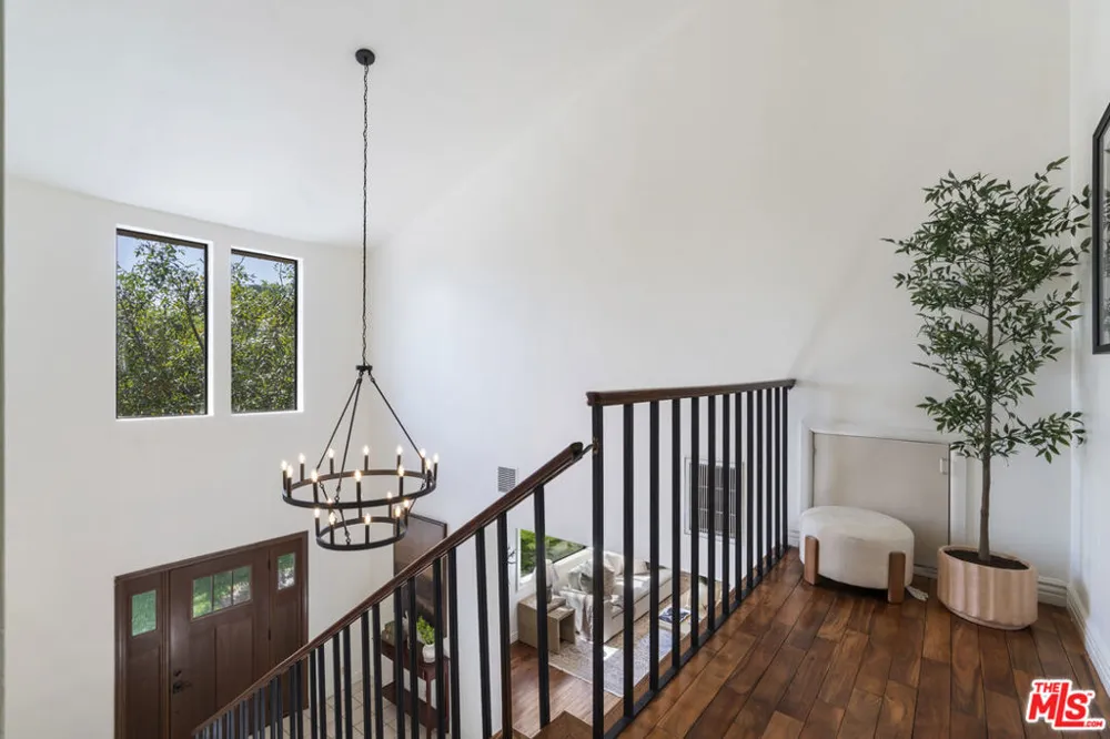 9144 Del Arroyo Drive Sun Valley, CA 91352