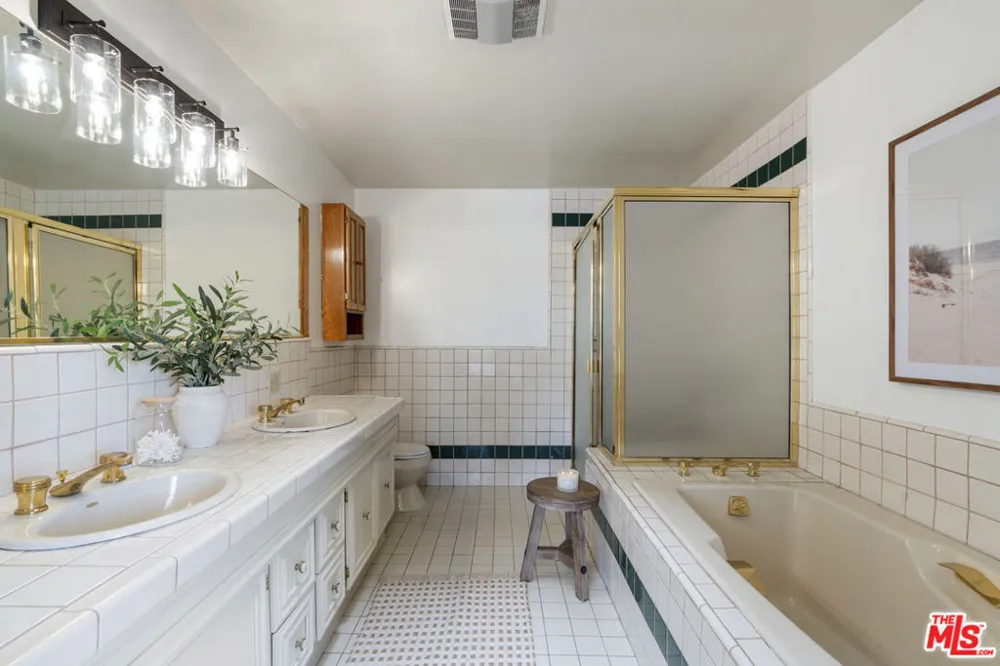 9144 Del Arroyo Drive Sun Valley, CA 91352