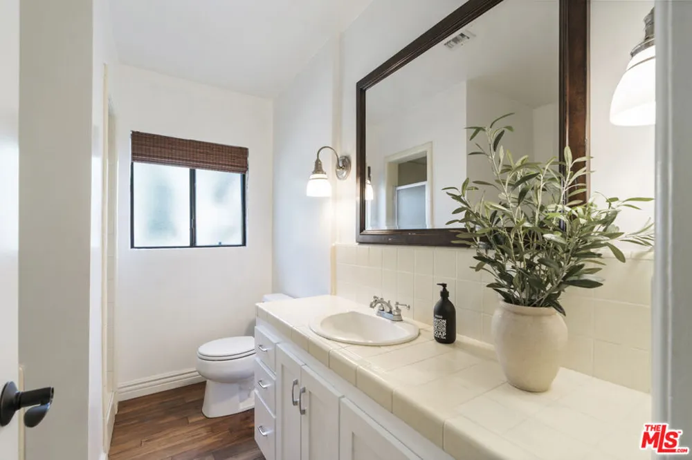 9144 Del Arroyo Drive Sun Valley, CA 91352