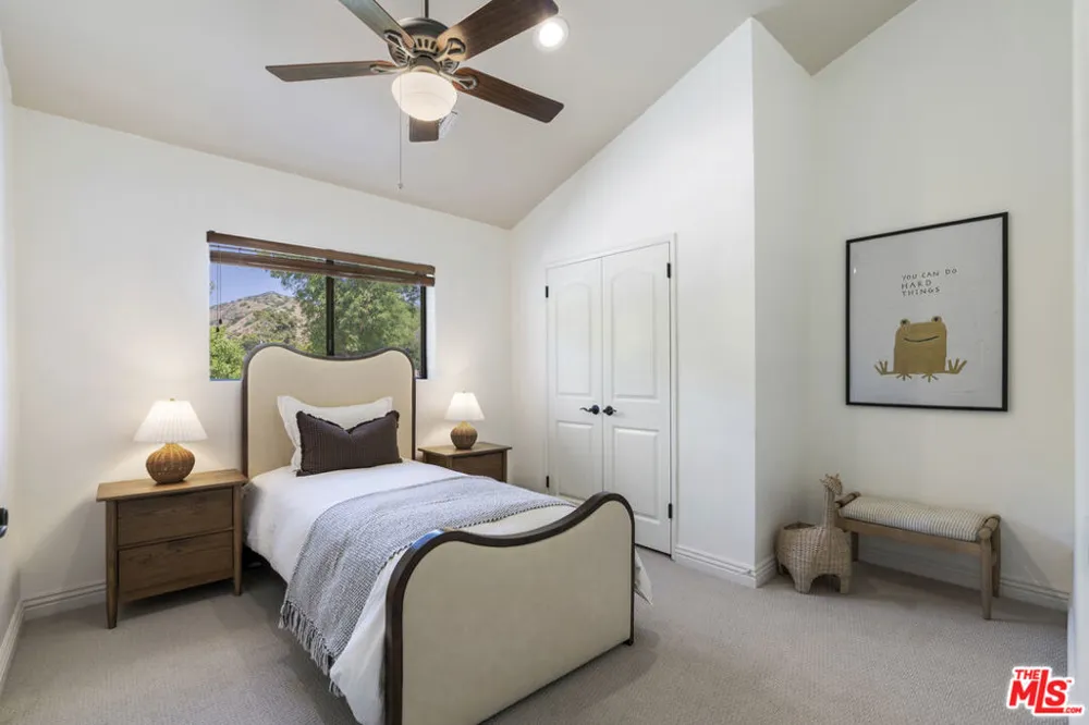 9144 Del Arroyo Drive Sun Valley, CA 91352