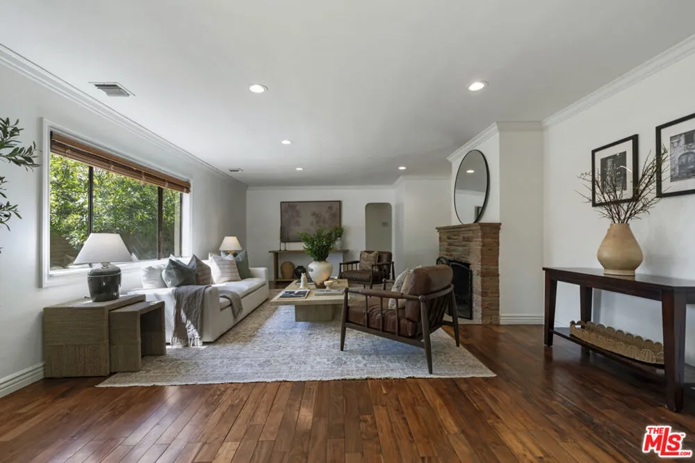 9144 Del Arroyo Drive Sun Valley, CA 91352
