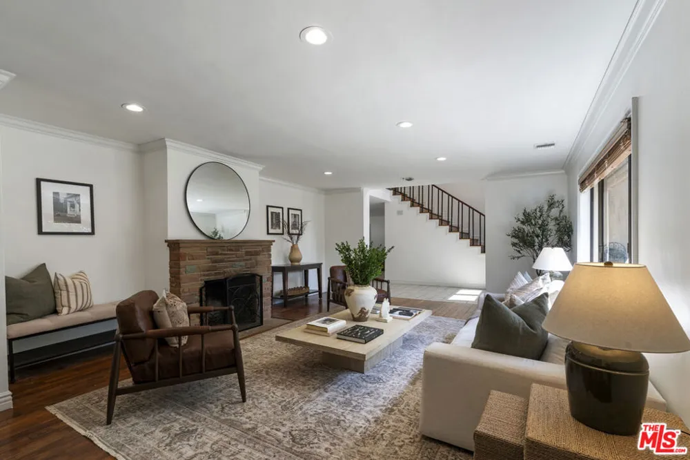 9144 Del Arroyo Drive Sun Valley, CA 91352