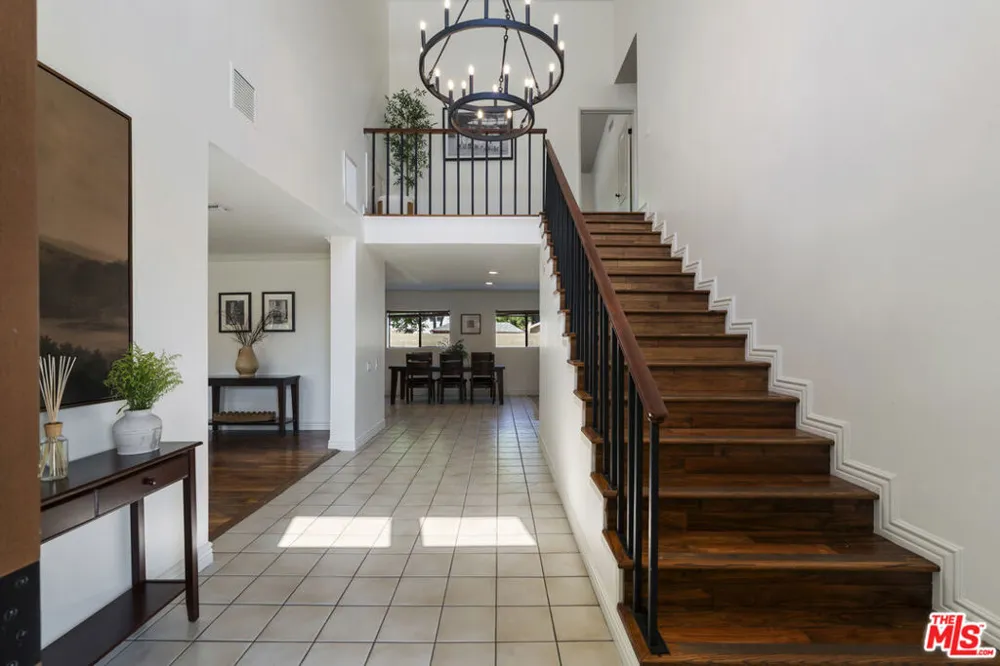 9144 Del Arroyo Drive Sun Valley, CA 91352