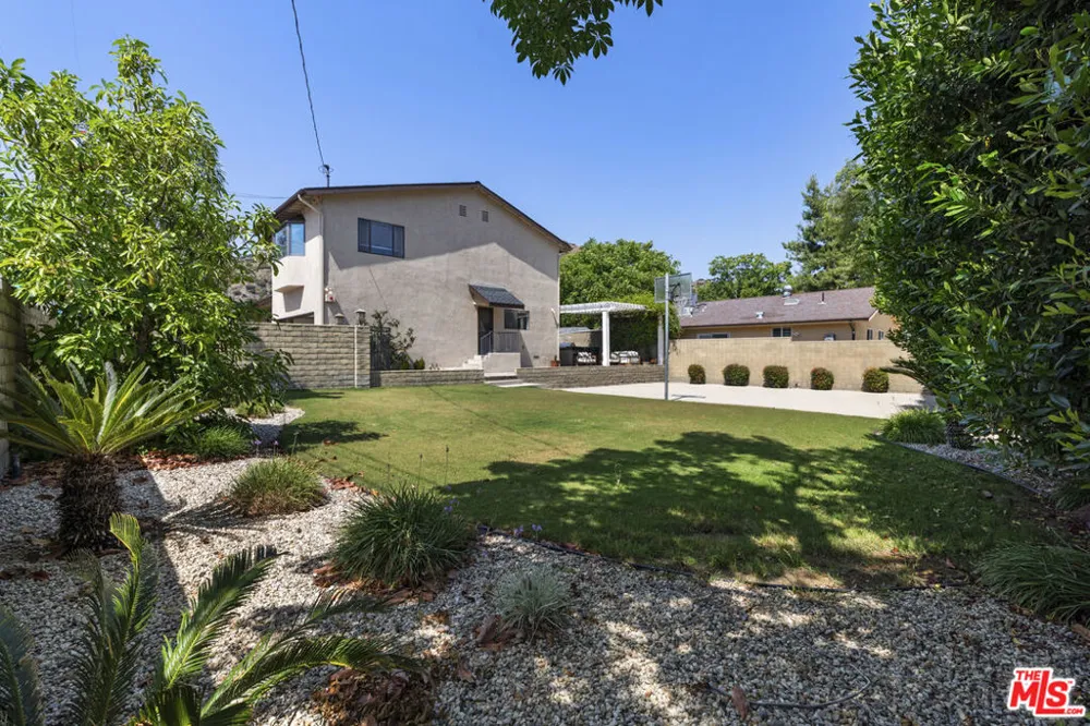 9144 Del Arroyo Drive Sun Valley, CA 91352