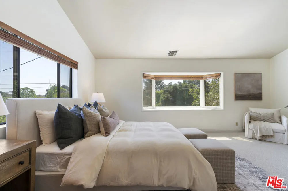 9144 Del Arroyo Drive Sun Valley, CA 91352