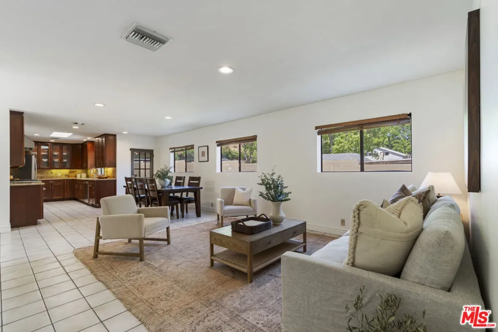 9144 Del Arroyo Drive Sun Valley, CA 91352