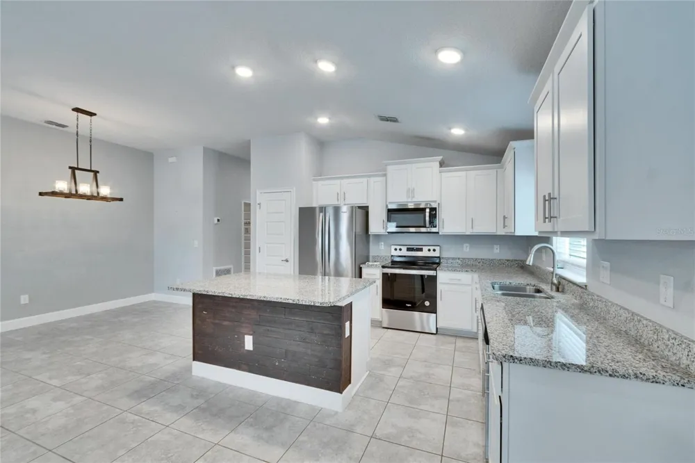 14525 SCOTTBURGH GLEN DRIVE Wimauma, FL 33598