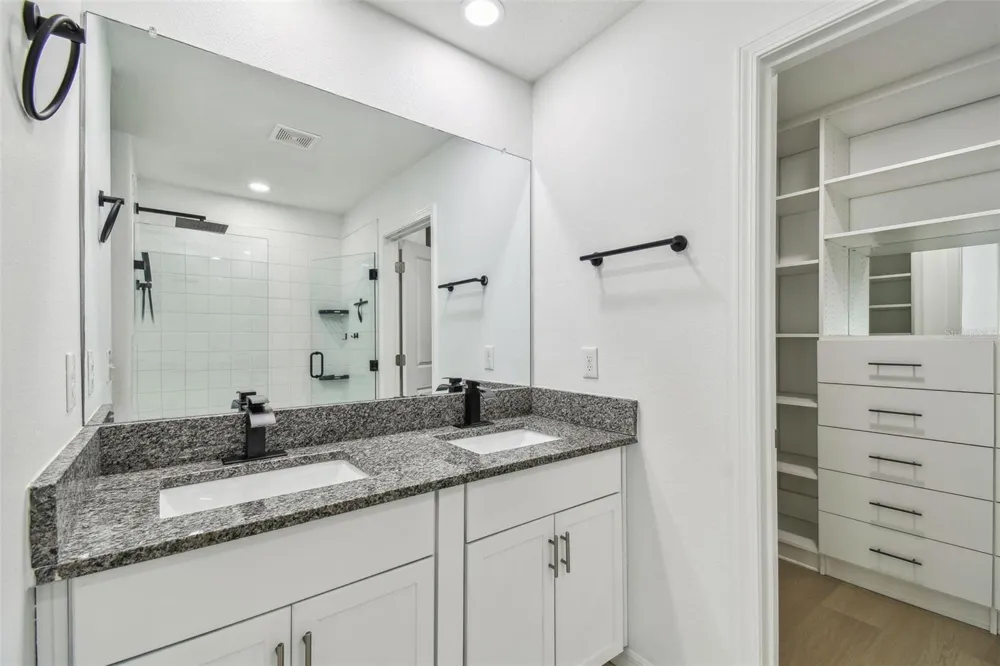 2139 STELLAR BRILLIANCE WAY Lutz, FL 33558
