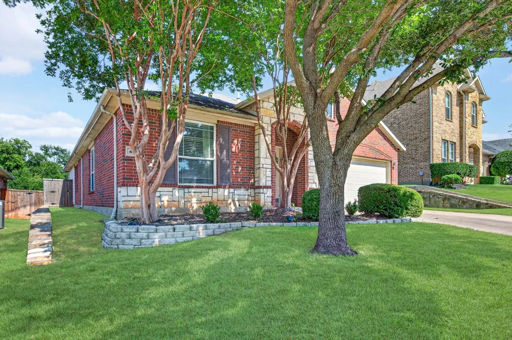 624 Montgomery Drive Lake Dallas, TX 75065