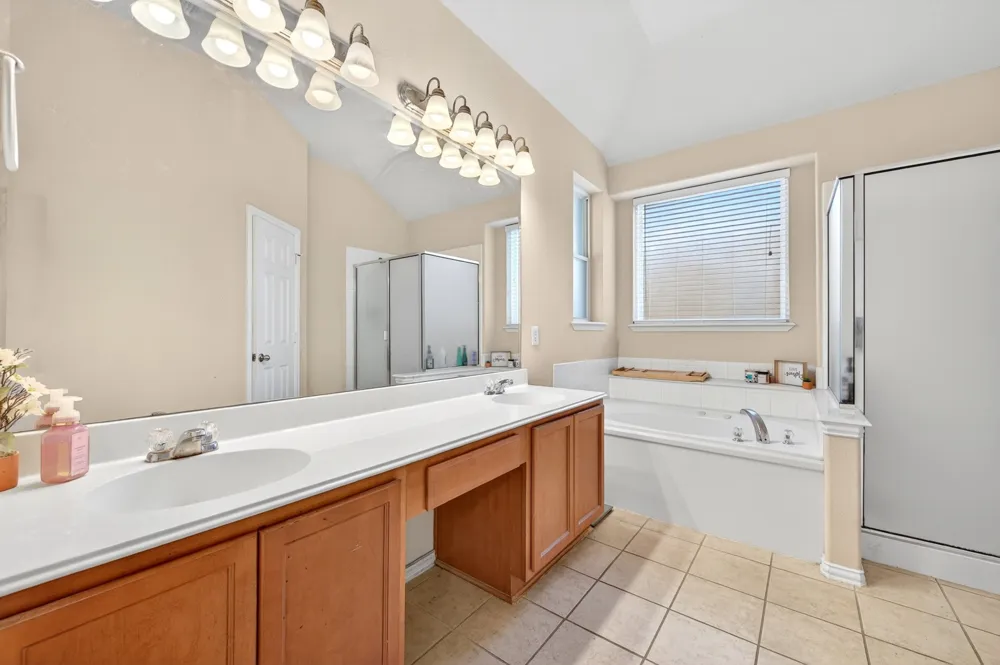 624 Montgomery Drive Lake Dallas, TX 75065