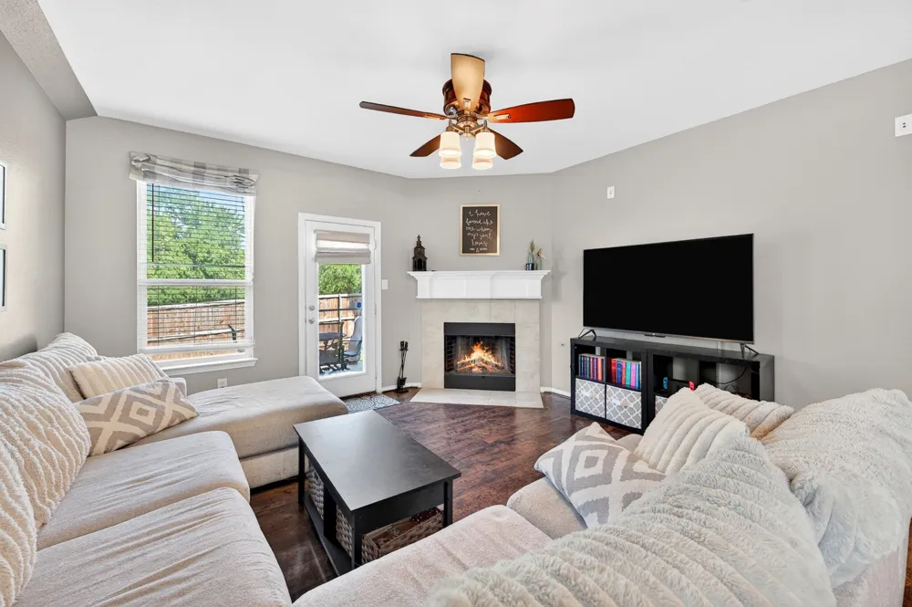 624 Montgomery Drive Lake Dallas, TX 75065