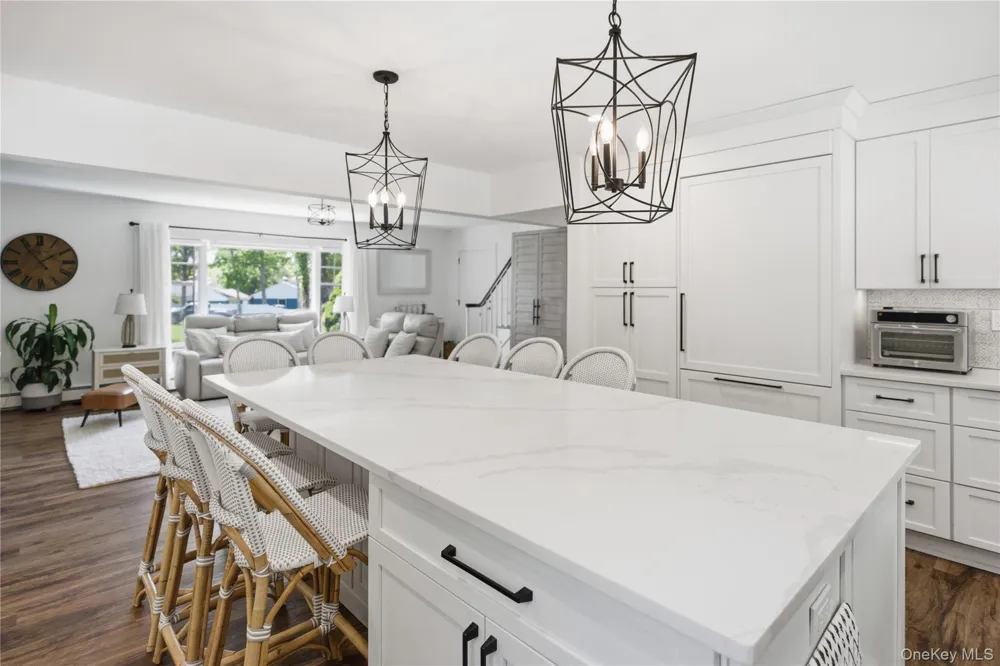 12 Wayne Court Westhampton, NY 11977