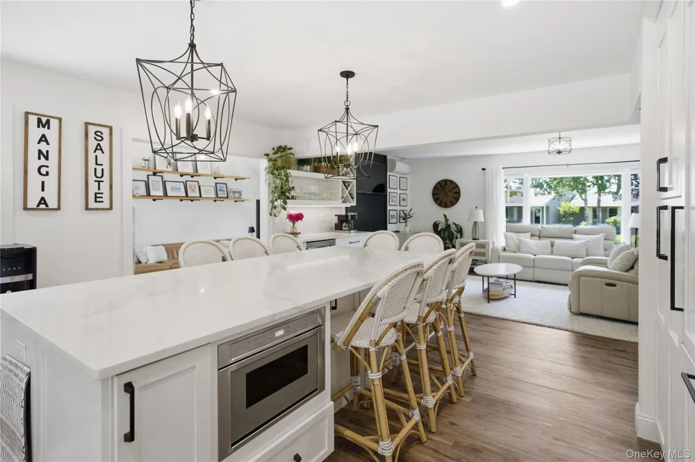 12 Wayne Court Westhampton, NY 11977