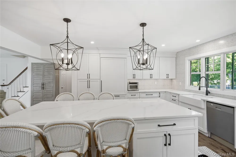 12 Wayne Court Westhampton, NY 11977
