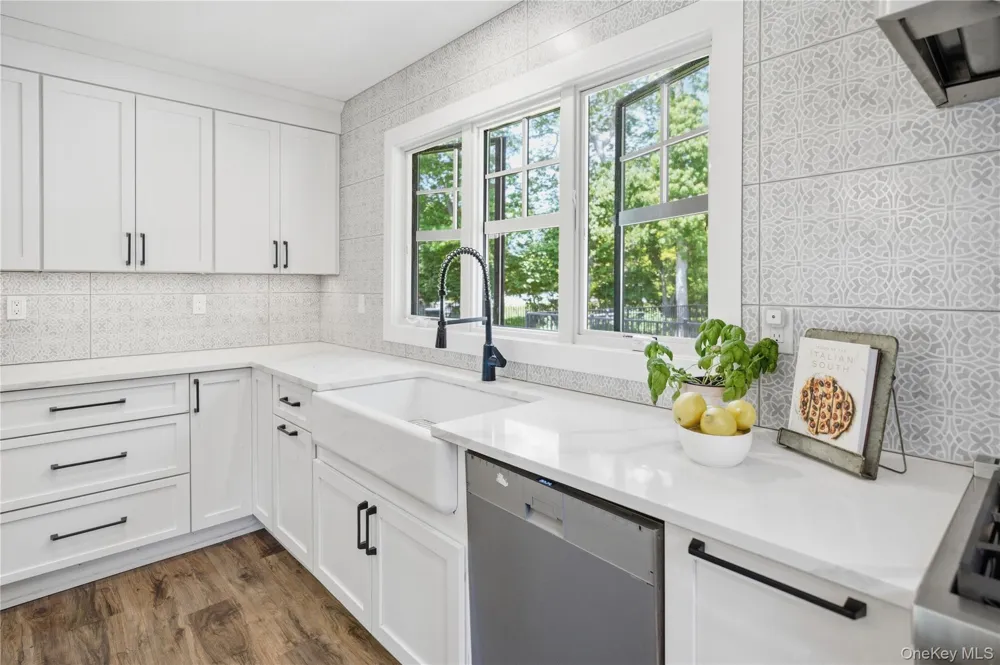 12 Wayne Court Westhampton, NY 11977